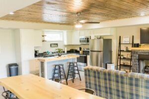 Hillview Cabin kitchen.