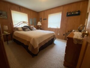 Lake House at Teter Creek bedroom.