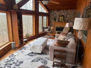 Lake House at Teter Creek living room.